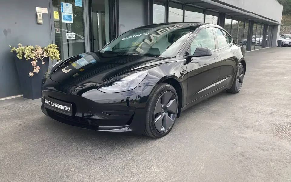 Tesla Model 3 RWD