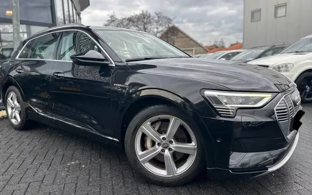 Audi e-tron 50 quattro