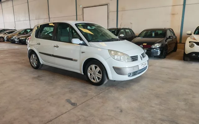 RENAULT Scénic Scénic II 1.9DCI Confort Dynamique - 3495€ en Aguilas