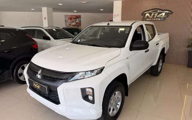 Mitsubishi L200 2.3 DI-D CD Invite Strakar Look 4WD