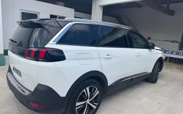 Peugeot 5008 BlueHDI 130 EAT8 Allure Business-Pack