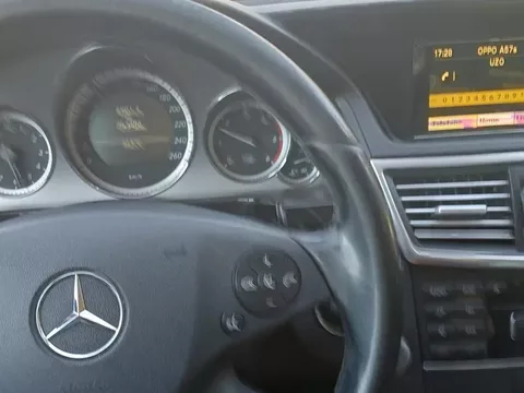 Mercedes-Benz E 250 CDi Avantgarde BlueEfficiency