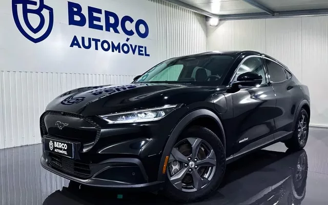 Ford Mustang Mach-E 75.7 kWh Base