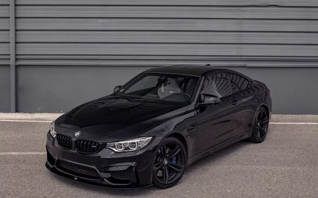 BMW M4 Auto