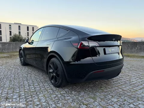 Tesla Model Y RWD