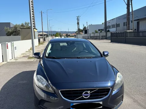 Volvo V40 D2