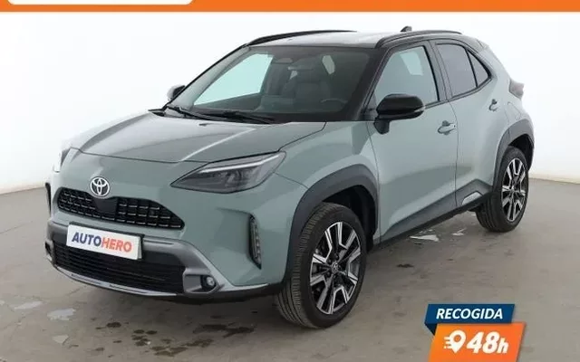 TOYOTA Yaris Cross 1.5 Hybrid AWD-i Premiere Edition
