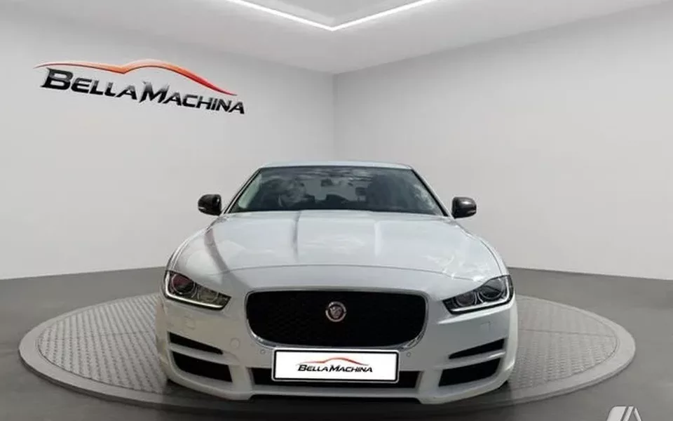 JAGUAR XE 2.0D I4 132kW(180CV) RWD AT R-Dynamic SE