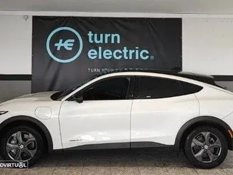 Ford Mustang Mach-E 75.7 kWh Base