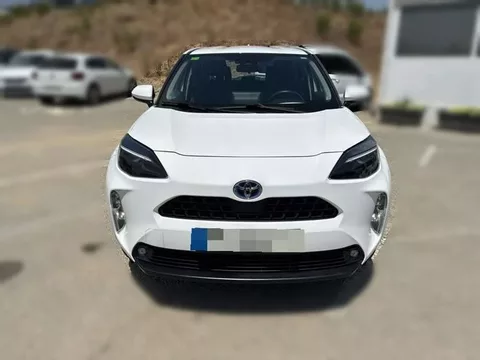 TOYOTA Yaris 1.5 120H Business Plus