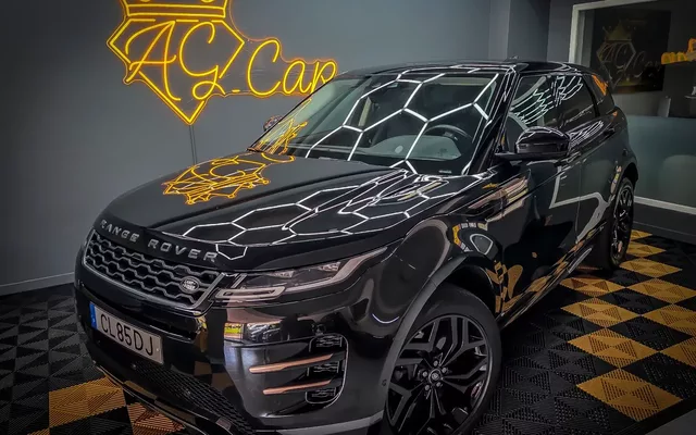 Land Rover Range Rover Evoque P300e R-Dynamic SE