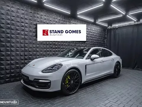 Porsche Panamera 4 E-Hybrid
