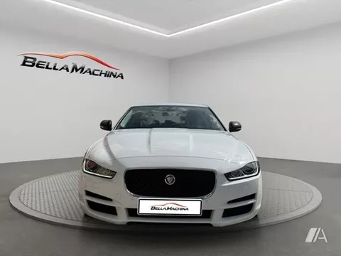 JAGUAR XE 2.0D I4 132kW(180CV) RWD AT R-Dynamic SE