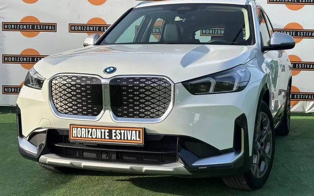 BMW iX1 xDrive30 xLine