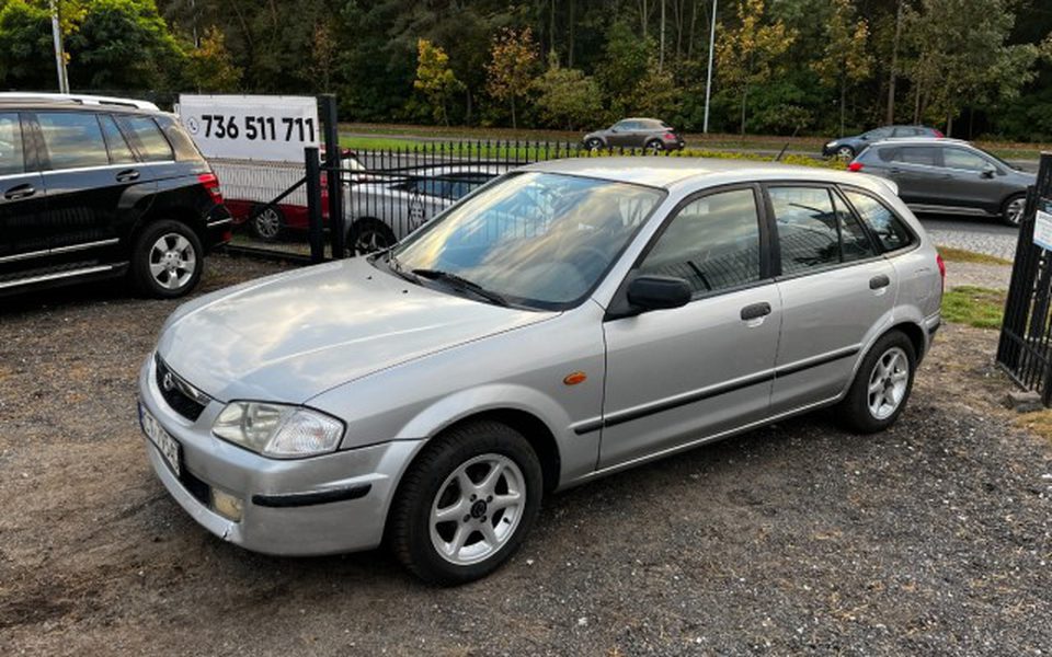 Mazda 323F