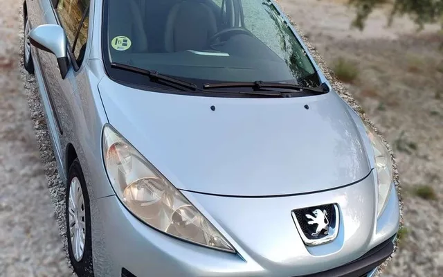 PEUGEOT 207 207 1.4HDI Confort