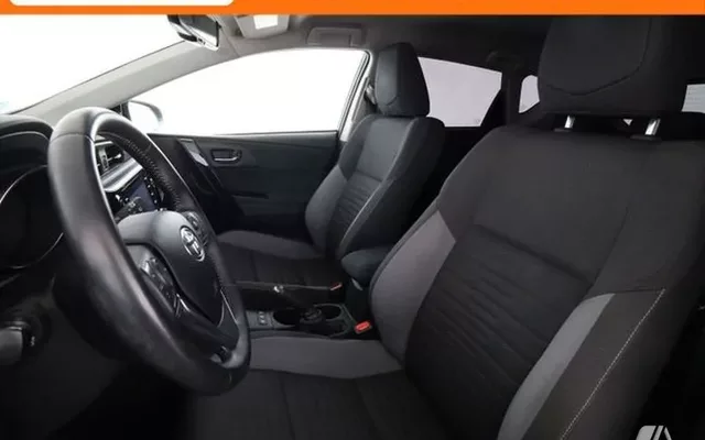TOYOTA Auris Auris hybrid 140H Active