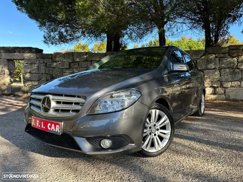 Mercedes-Benz B 180