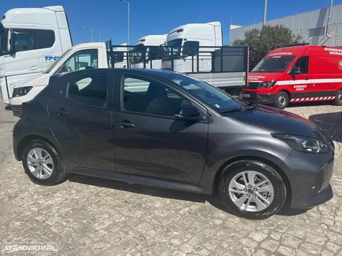 Mazda 2 1.5 L Hybrid VVT-i Centre-Line