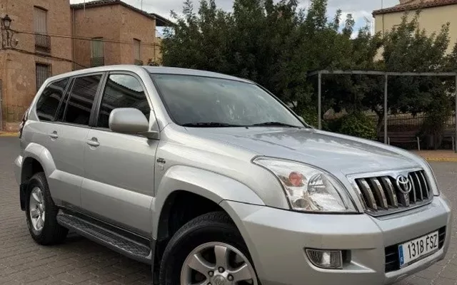 TOYOTA Land Cruiser Land Cruiser D-4D VXL