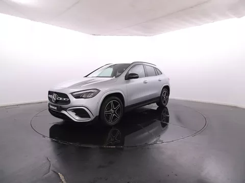 Mercedes-Benz Classe GLA - 250 e AMG Advanced Cx. Aut. 8G-DCT GPS / Vidros Escurecidos / Pack Night / LED Bat. / 15.8 kWh (Novo Modelo)