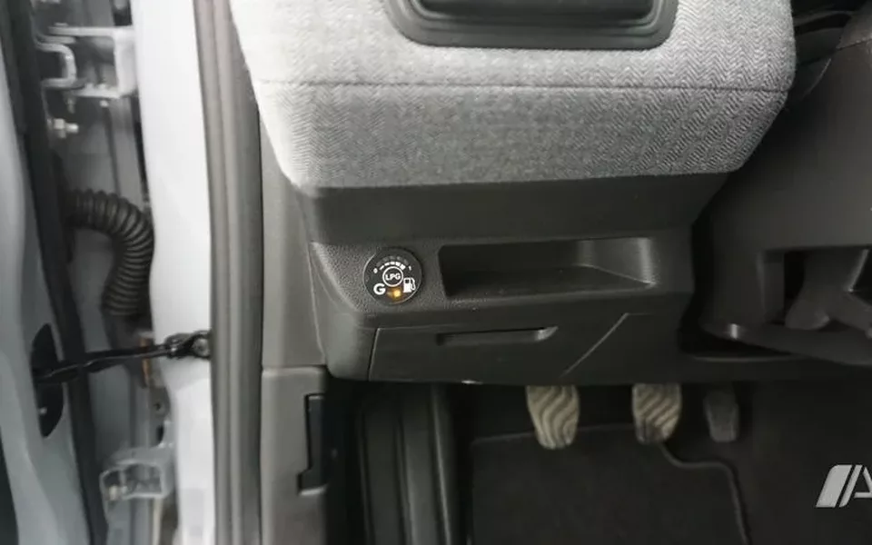 RENAULT Clio CLIO 1.0 TCE 74KW LPG TECHNO 100 5P - 18900€ en Iurreta