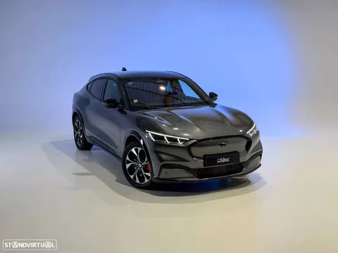 Ford Mustang Mach-E Alargada AWD