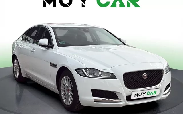 JAGUAR XF XF 2.0i4D Pure Aut. 180