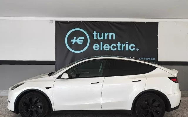 Tesla Model Y Long Range Dual Motor AWD