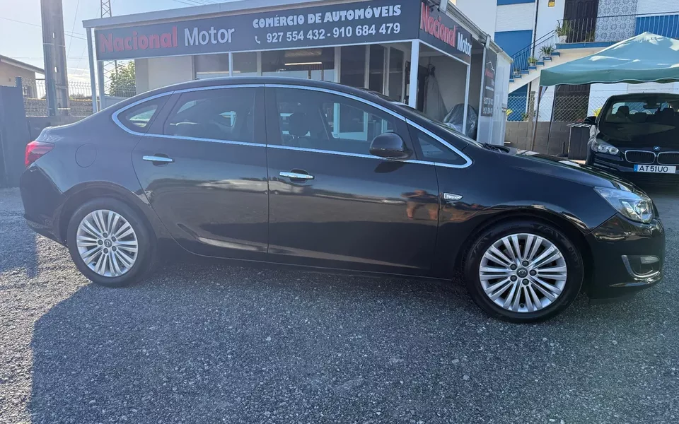 Opel Astra 1.7 CDTi Cosmo Start/Stop