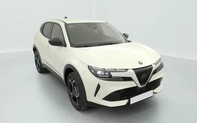 Alfa Romeo Junior 1.2 Ibrida 145 ch e-DCT6 Ti Zéro km immatriculé