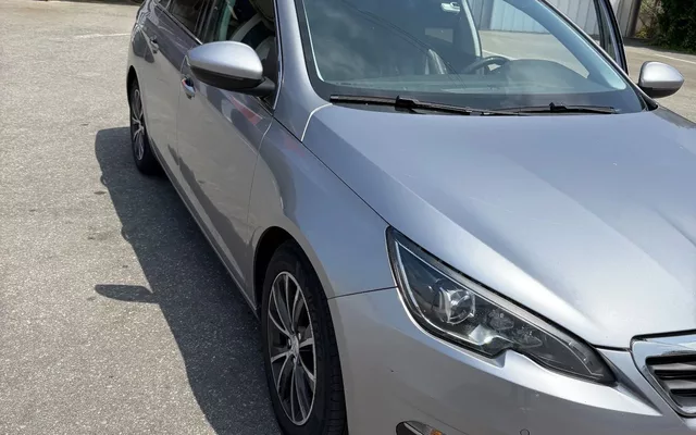Peugeot 308 SW BlueHDi 120 EAT6 Stop & Start Allure