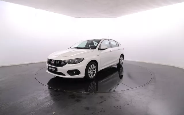 Fiat Tipo Lounge 1.3 Multijet 95cv / Cam. Traseira / JLL