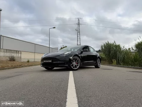 Tesla Model 3 Tração Traseira