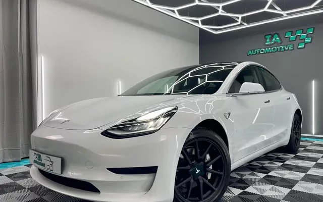 Tesla Model 3 Standard Range Plus RWD