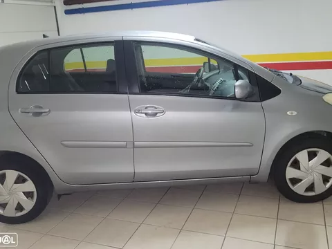 Toyota Yaris 1.0 VVT-i AC Manual
