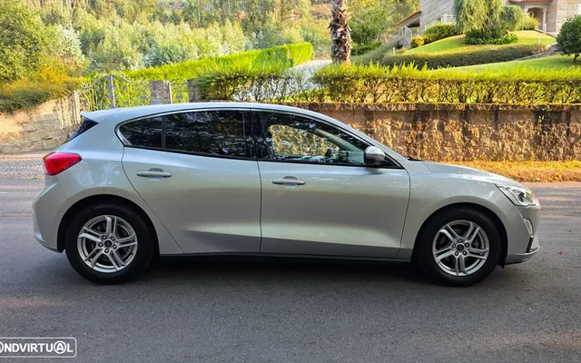 Ford Focus 1.0 EcoBoost Hybrid TITANIUM DESIGN
