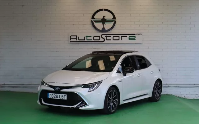 TOYOTA Corolla 2.0 180H ADVANCE E-CVT