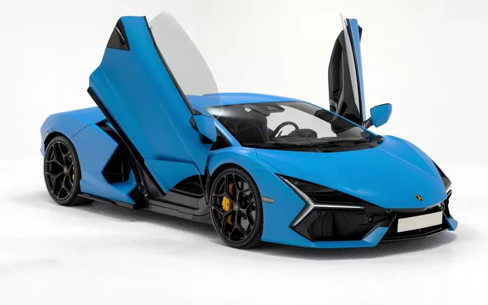 Lamborghini Revuelto