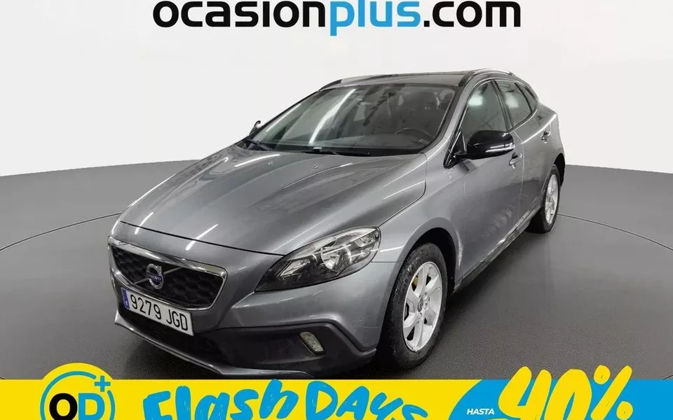 VOLVO V40 Cross Country V40 Cross Country D2 Momentum 120