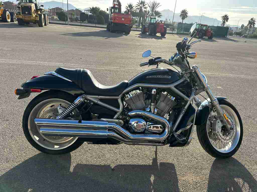 HARLEY DAVISON V-ROD.