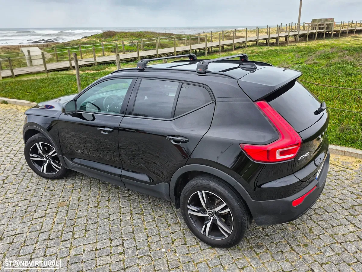 Volvo XC 40 1.5 T2 Plus Dark Auto