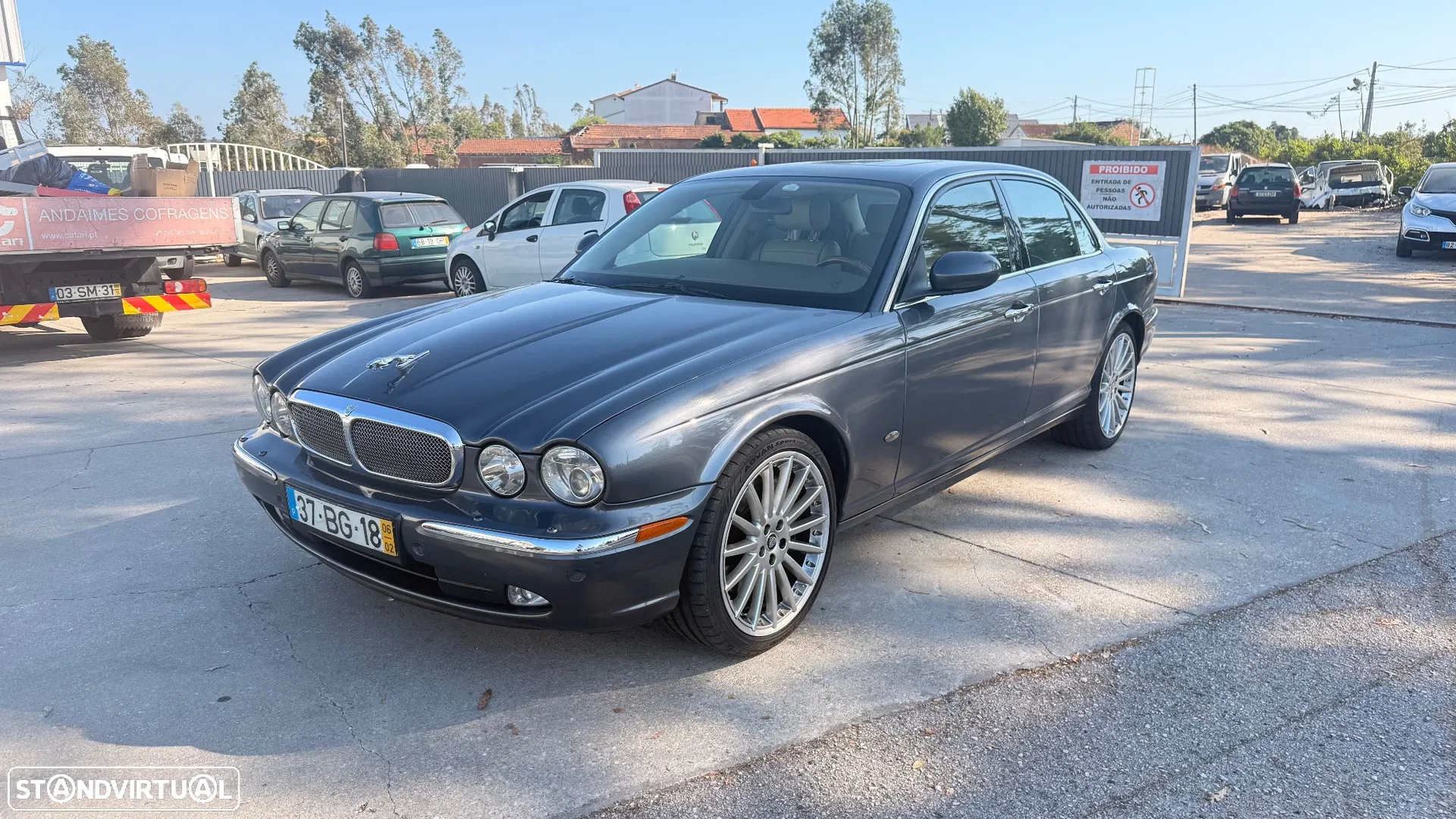 Jaguar XJ