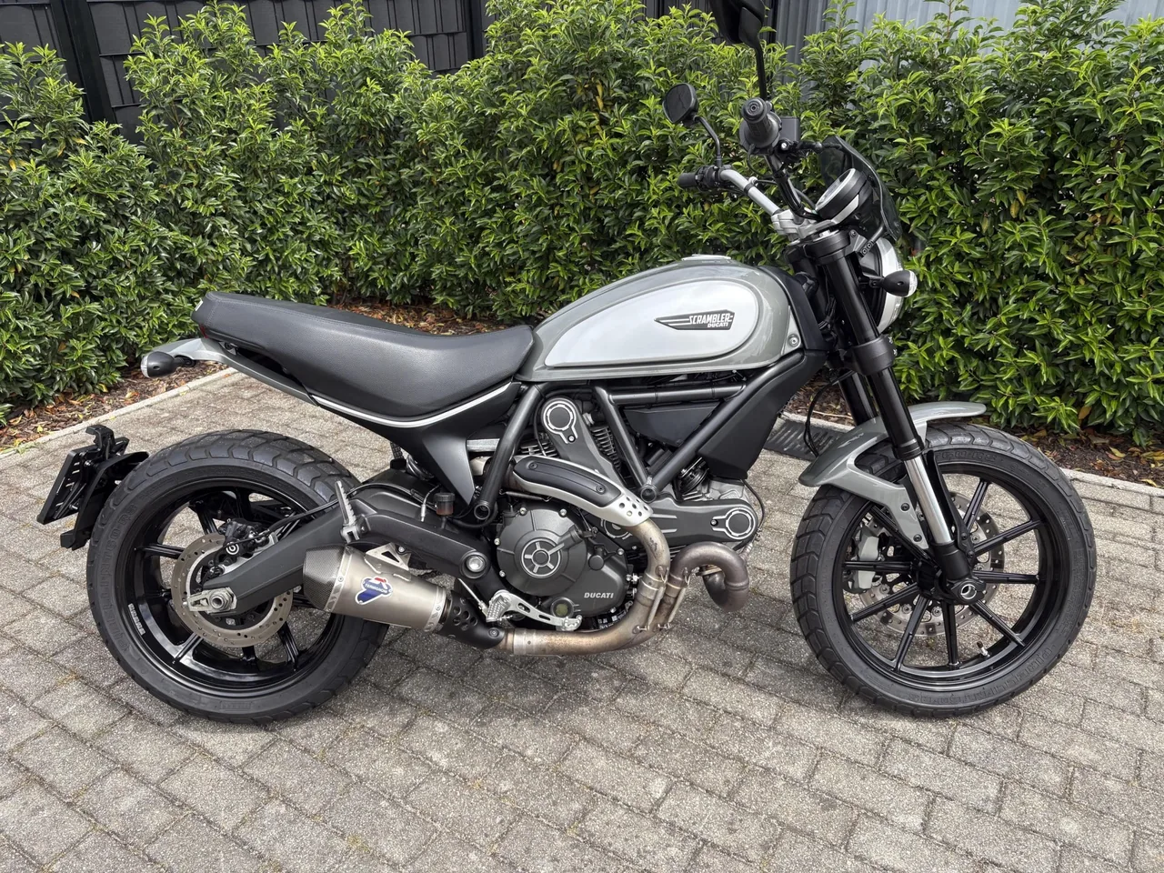DUCATI SCRAMBLER 800