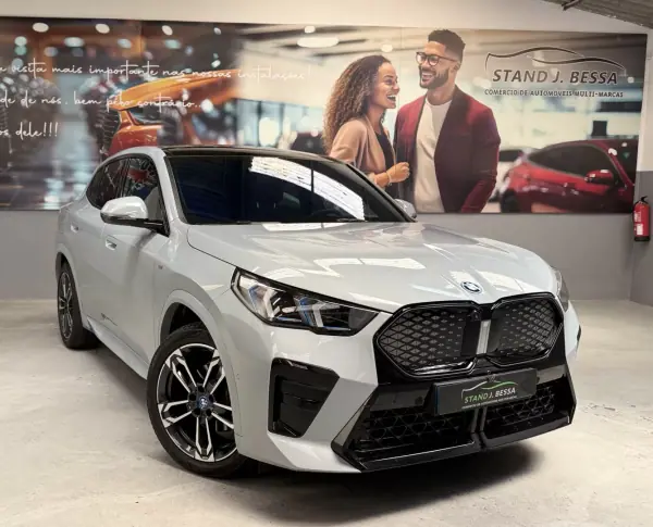 BMW iX2 2024 eDrive20 Pack Desportivo M
