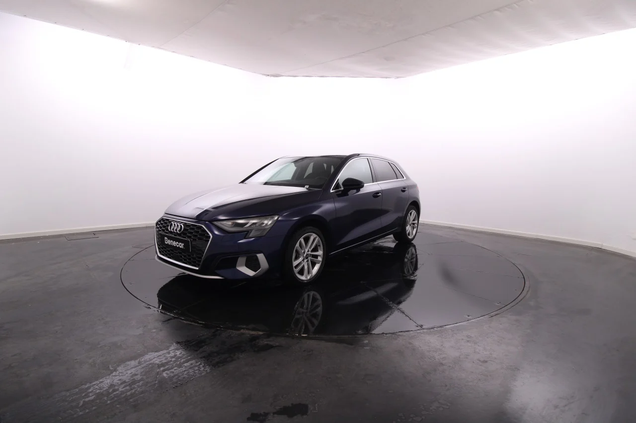 Audi A3 Sportback 30 TFSI 110cv Advanced S tronic / Vidros Escurecidos / LED / JLL17
