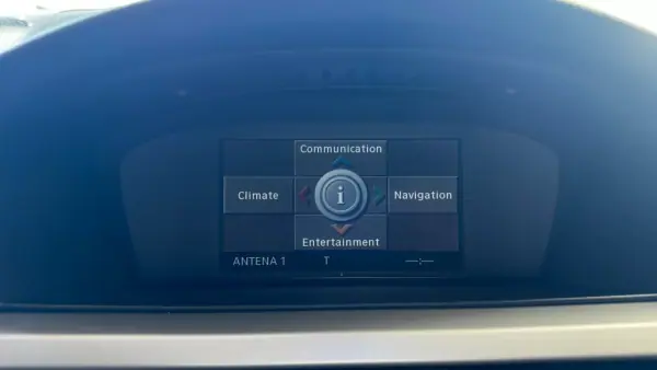 BMW 318 2007 d Navigation