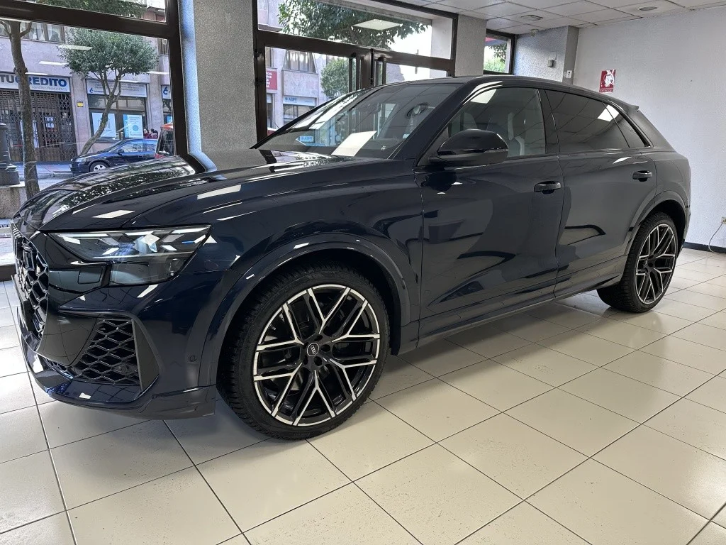 AUDI Q8 RSQ8 quattro tiptronic 441kW