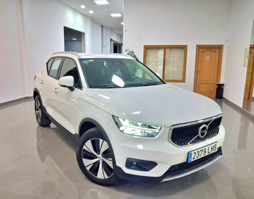VOLVO XC40 XC40 D4 Business Plus AWD Aut.