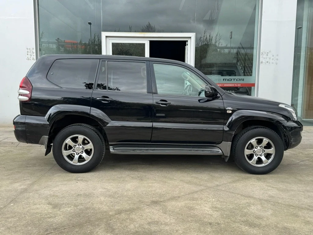 TOYOTA Land Cruiser Land Cruiser D-4D VXL